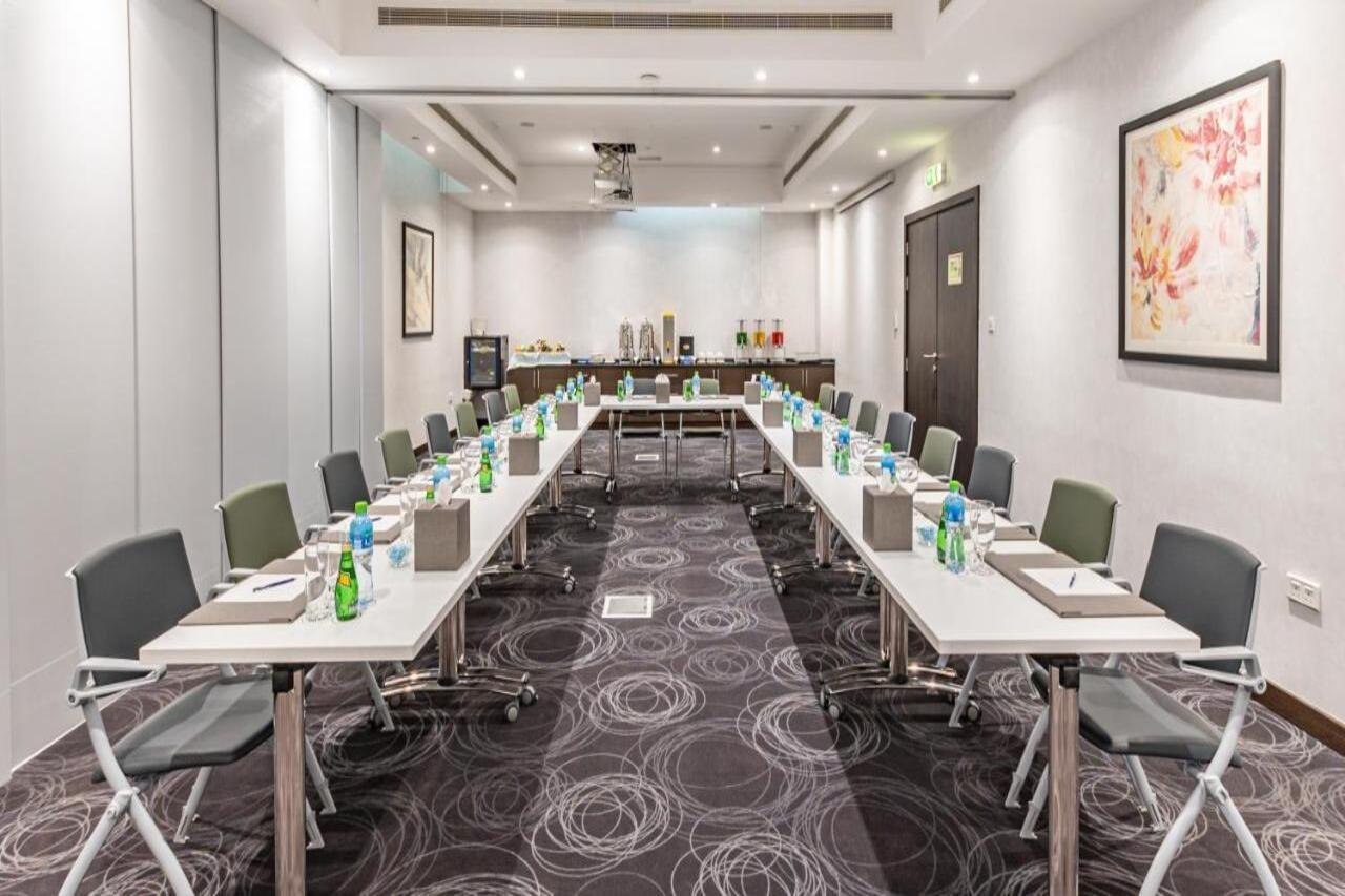 Gravity Hotel Abu Dhabi Ngoại thất bức ảnh